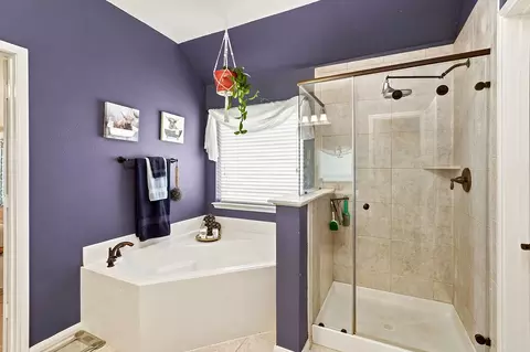 Bath - 2416 Fall Leaf Ct, Denton, TX 76209 photo 3 of 4