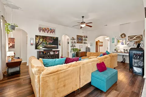 Living - 2416 Fall Leaf Ct, Denton, TX 76209 photo 2 of 3