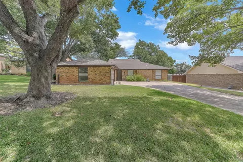 1401 San Gabriel Dr, Denton, TX 76205