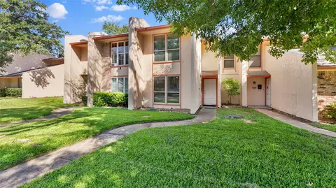 341 Arborview Dr, Garland, TX 75043