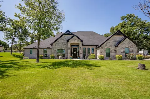 1011 Glenoaks Dr, Weatherford, TX 76088