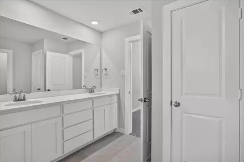Entry Way - 423 Rose Ave, Cleburne, TX 76033 photo 4 of 4