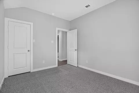 Bedroom - 423 Rose Ave, Cleburne, TX 76033 photo 6 of 10