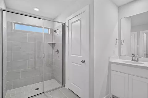 Bath - 423 Rose Ave, Cleburne, TX 76033 photo 5 of 5