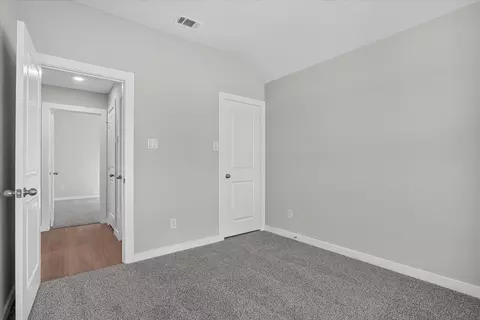 Bedroom - 423 Rose Ave, Cleburne, TX 76033 photo 4 of 10