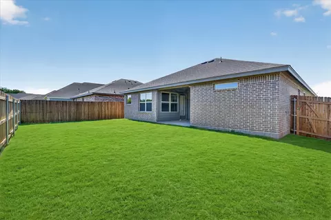 Exterior - 423 Rose Ave, Cleburne, TX 76033 photo 6 of 6