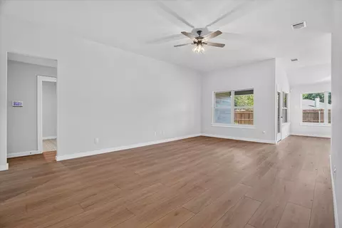 Living - 423 Rose Ave, Cleburne, TX 76033 photo 3 of 3