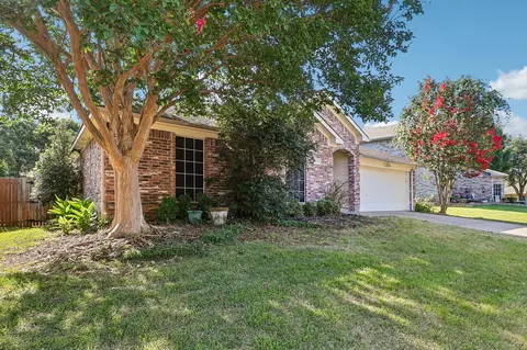 5609 Saddleback Rd, Arlington, TX 76017