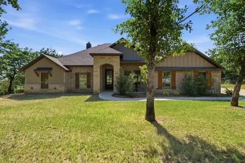 1013 Churchill Ln, Millsap, TX 76066