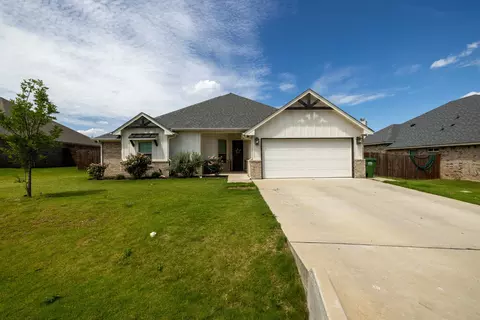 3006 Promenade Dr, Granbury, TX 76049