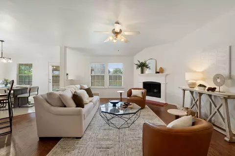 104 Holly St, Waxahachie, TX 75165