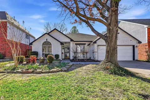 2202 S Branch Dr, Arlington, TX 76001
