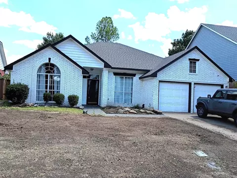 2202 S Branch Dr, Arlington, TX 76001