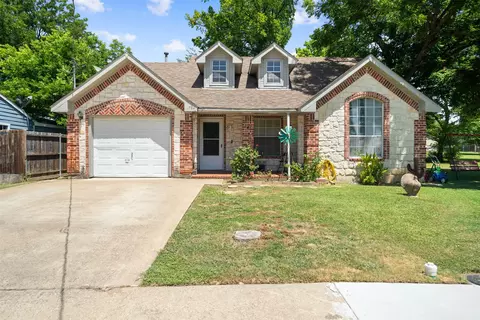 1724 Willow Hollow Dr, Garland, TX 75040