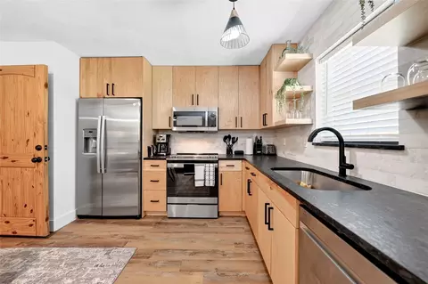 Kitchen - 5917 Maple Ln, Rowlett, TX 75089 photo 2 of 5