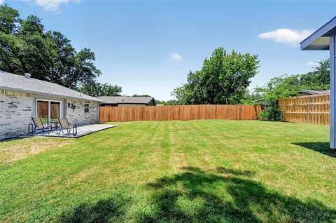 Exterior - 5917 Maple Ln, Rowlett, TX 75089 photo 6 of 8