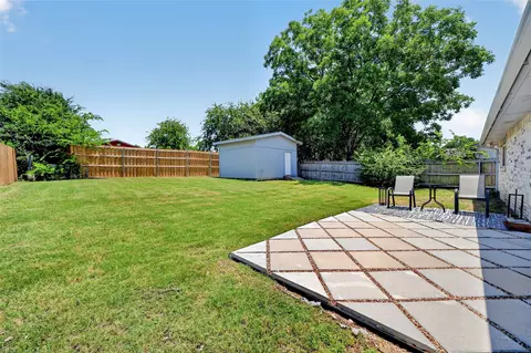 Exterior - 5917 Maple Ln, Rowlett, TX 75089 photo 4 of 8