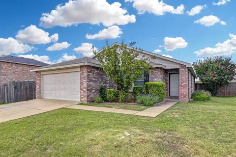 520 Brasenose St, Crowley, TX 76036