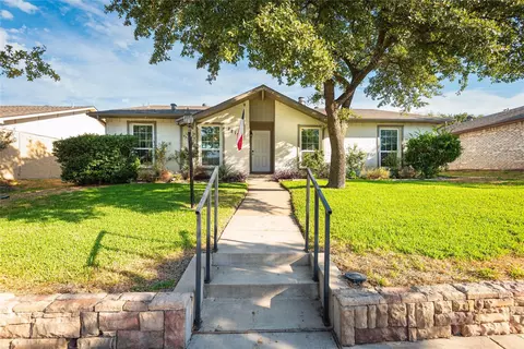 2211 Yewpon Dr, Carrollton, TX 75007
