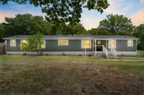 1027 Glen Brook Dr, Pecan Hill, TX 75165