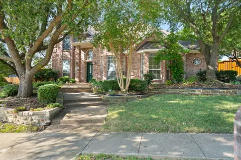 1718 Lake Bluff Dr, Garland, TX 75043