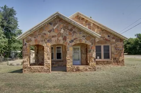 306 Cedar St, Palo Pinto, TX 76484