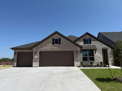 2217 Shamrock Ln, Weatherford, TX 76087