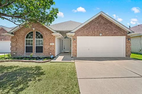 9012 River Trails Blvd, Fort Worth, TX 76118