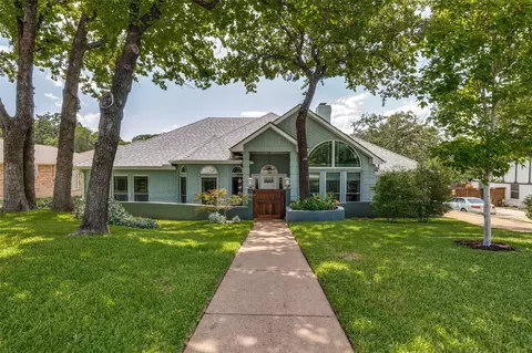 2708 Monarch Dr, Arlington, TX 76006