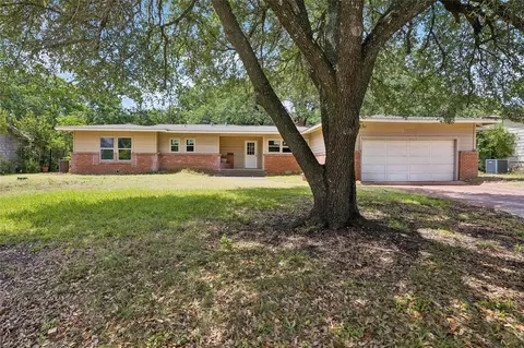 5104 Malinda Ln S, Fort Worth, TX 76112