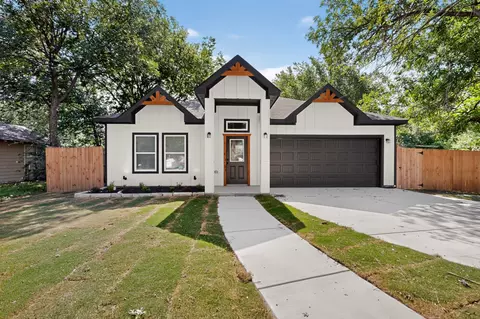 724 N Clements St, Gainesville, TX 76240
