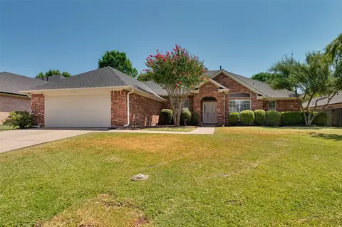 1708 Meadow Crest Ln, Mansfield, TX 76063