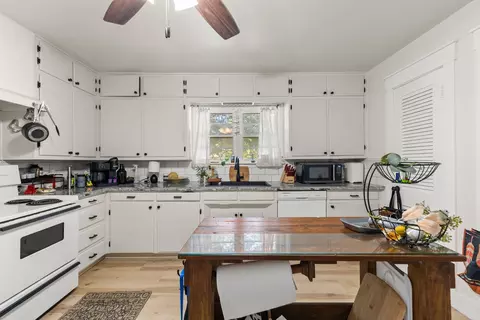 Kitchen - 413 S Tyler St, Mcgregor, TX 76657 photo 4 of 4