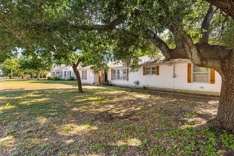 Other - 413 S Tyler St, Mcgregor, TX 76657 photo 2 of 10