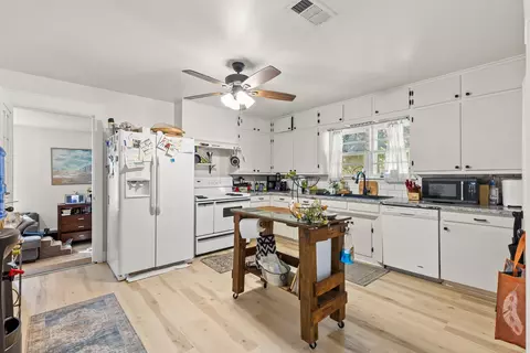 Kitchen - 413 S Tyler St, Mcgregor, TX 76657 photo 1 of 4