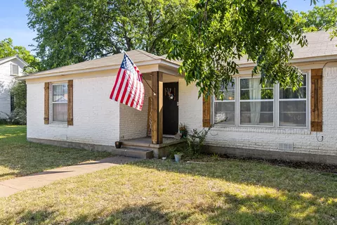Exterior - 413 S Tyler St, Mcgregor, TX 76657 photo 3 of 11