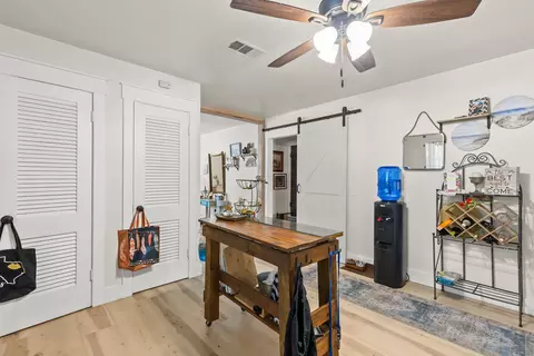 Entry Way - 413 S Tyler St, Mcgregor, TX 76657 photo 1 of 1