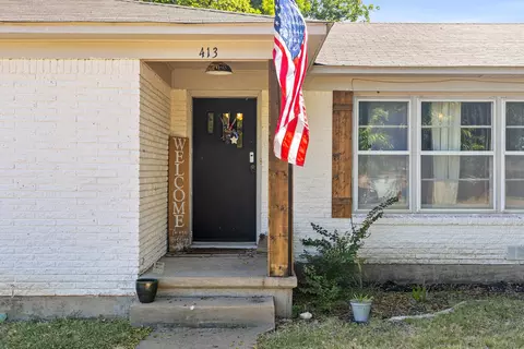 Exterior - 413 S Tyler St, Mcgregor, TX 76657 photo 4 of 11