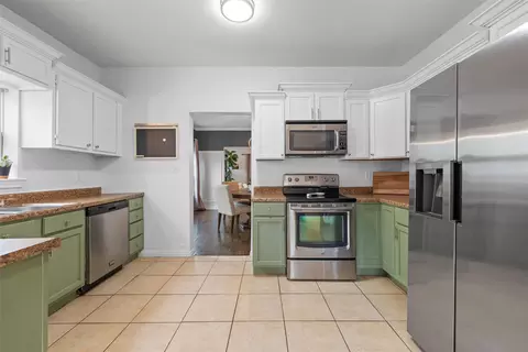 Kitchen - 2923 Live Oak Ave, Waco, TX 76708 photo 2 of 2