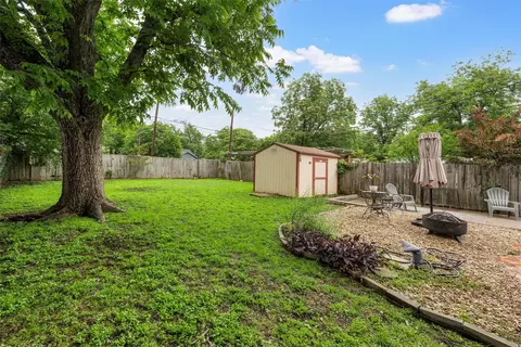 Exterior - 2923 Live Oak Ave, Waco, TX 76708 photo 3 of 4