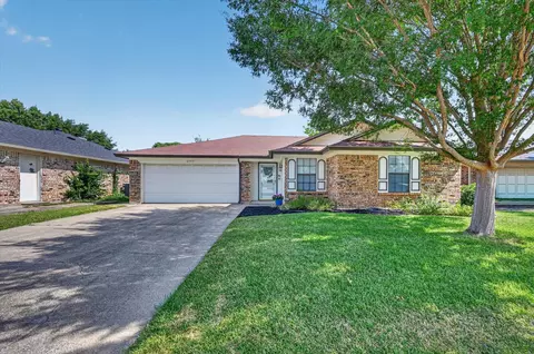 6549 High Lawn Ter, Watauga, TX 76148