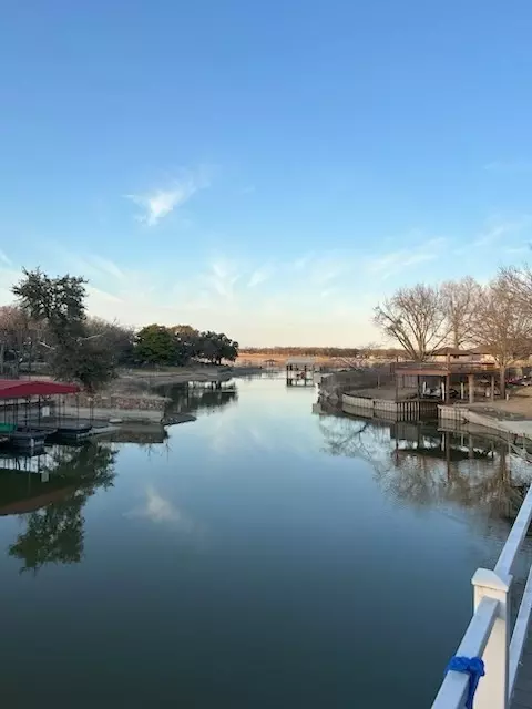 241 Timberlake Dr, Azle, TX 76020