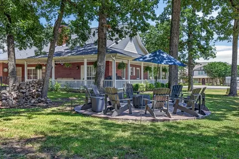 233 Saint Andrews Dr E, Mabank, TX 75156