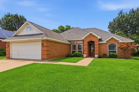 5936 Sundown Dr, Watauga, TX 76148