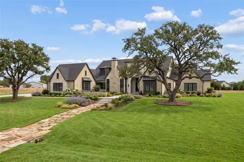 900 Healey Dr, Fairview, TX 75069