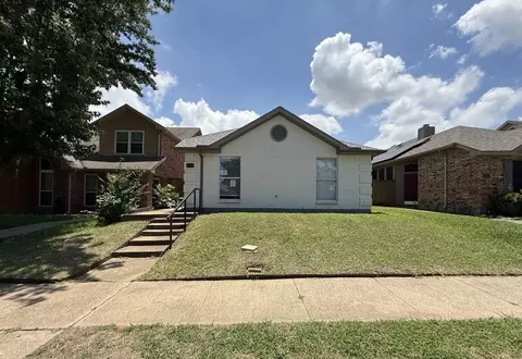 1338 Overlook Dr, Lewisville, TX 75067