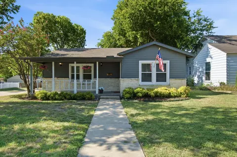 3851 Harley Ave, Fort Worth, TX 76107