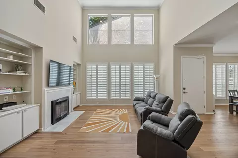 6353 Southpoint Dr, Dallas, TX 75248