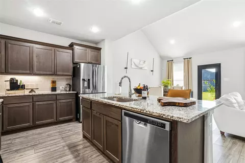 Kitchen - 6717 Aster Dr, Venus, TX 76084 photo 2 of 2