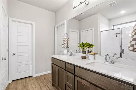 Bath - 6717 Aster Dr, Venus, TX 76084 photo 2 of 3